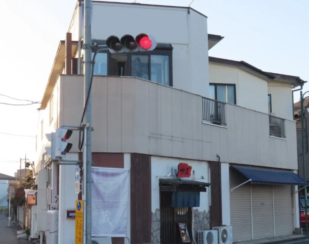 外壁屋根塗装・一部破風板金の施工前の様子（川越市）