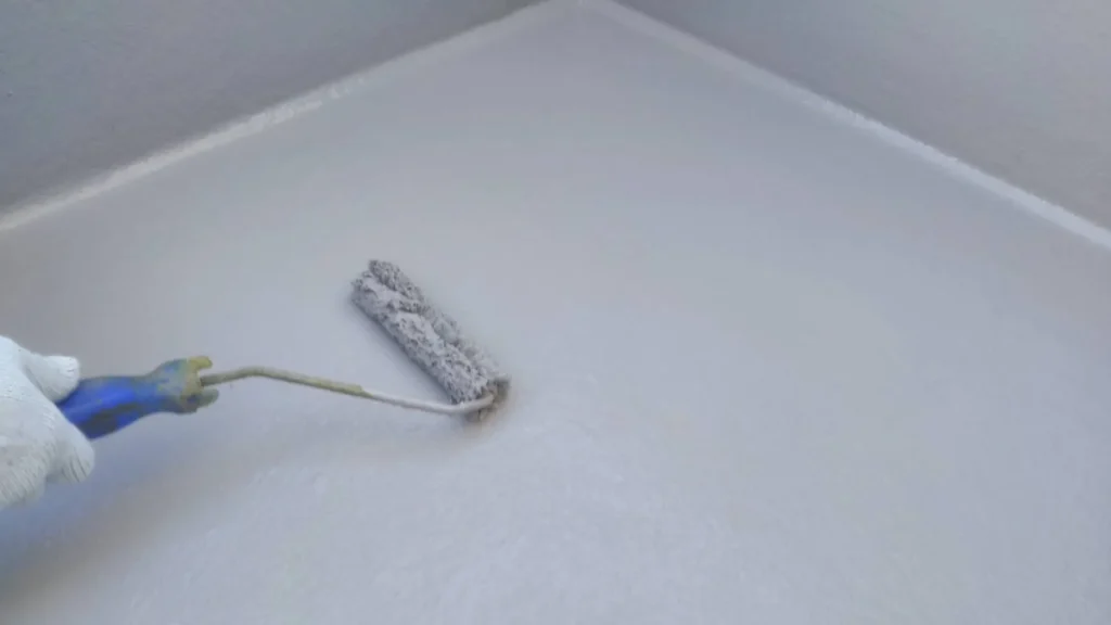 FRP防水施工中の様子