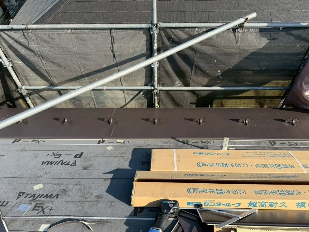 KJリードの屋根カバー工法