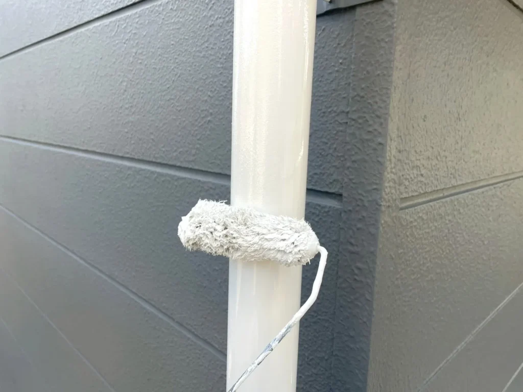 雨樋塗装の様子