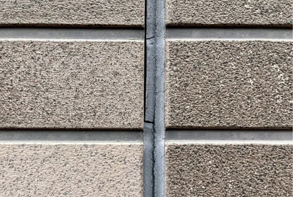 コーキングのひび割れ・剥離