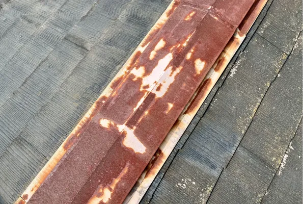 棟板金のサビや変形