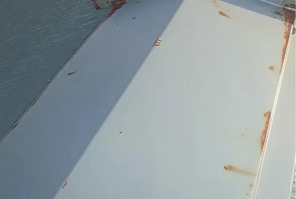 小さなひび（ヘアクラック）