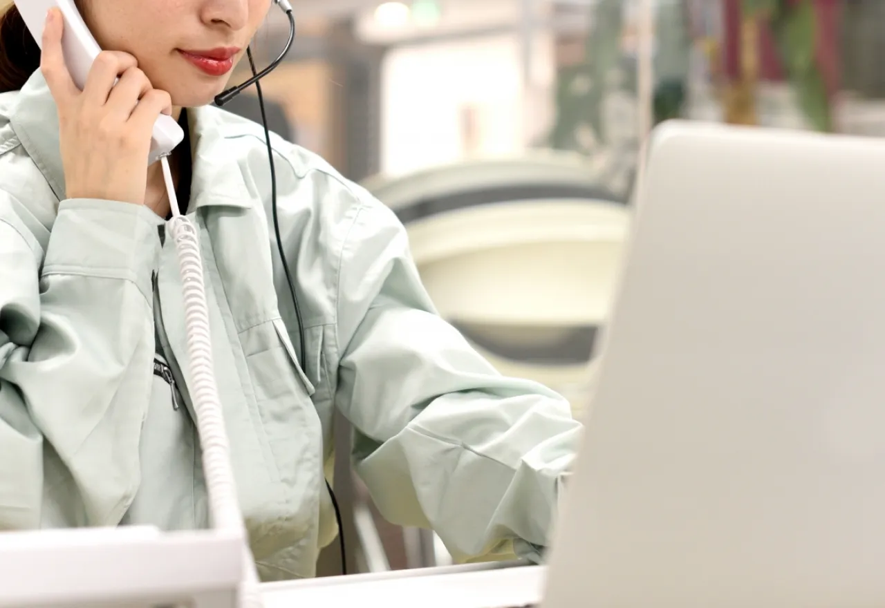 家を塗る外壁塗装士