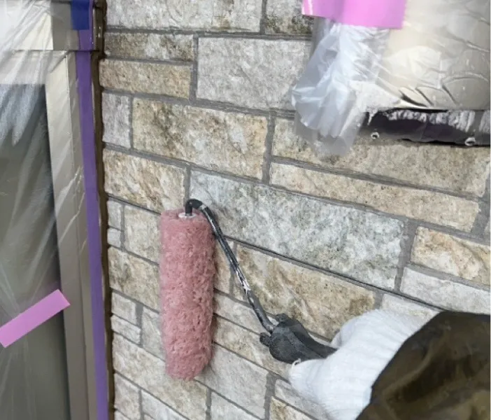 外壁塗装1回目の様子（坂戸市）