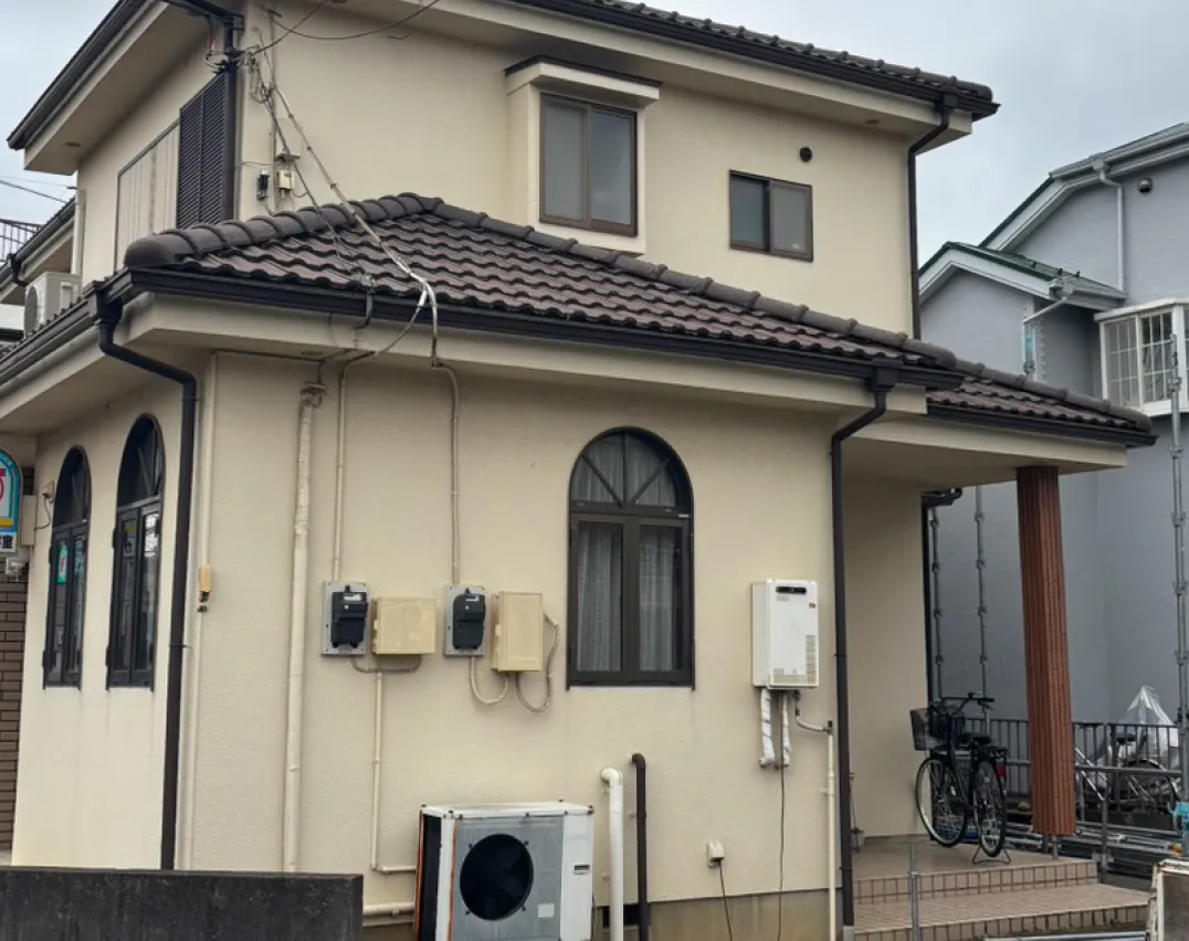 【鶴ヶ島市・O様邸】外壁塗装で外壁を美しく再生！屋根葺き替えで安心の住まいへの施工前の写真