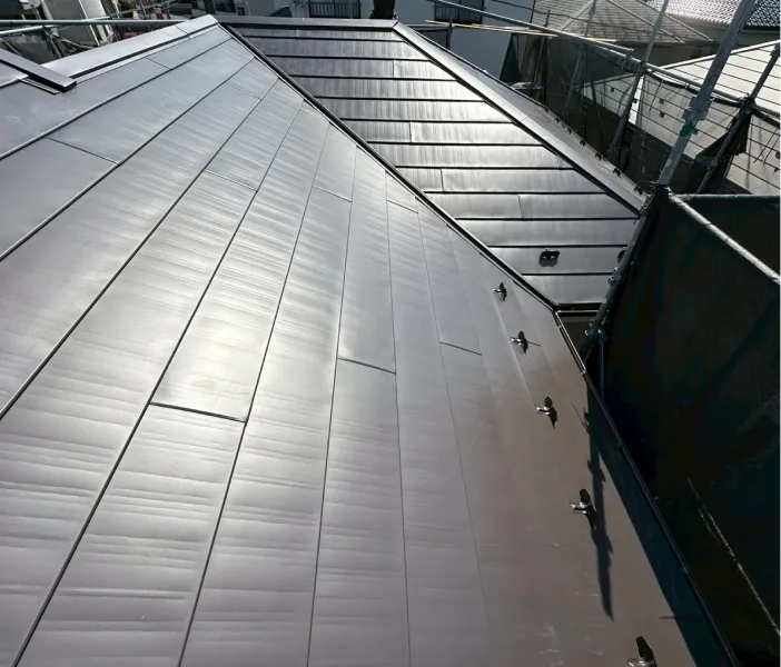 屋根葺き替え工事後の様子（鶴ヶ島市）